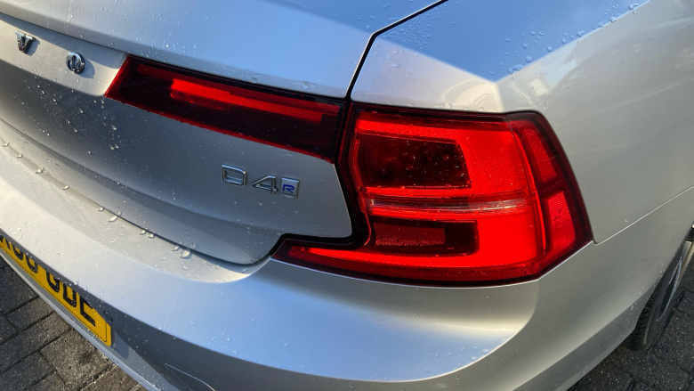 Volvo S90 2.0 D4 R DESIGN 4dr Geartronic Diesel Saloon